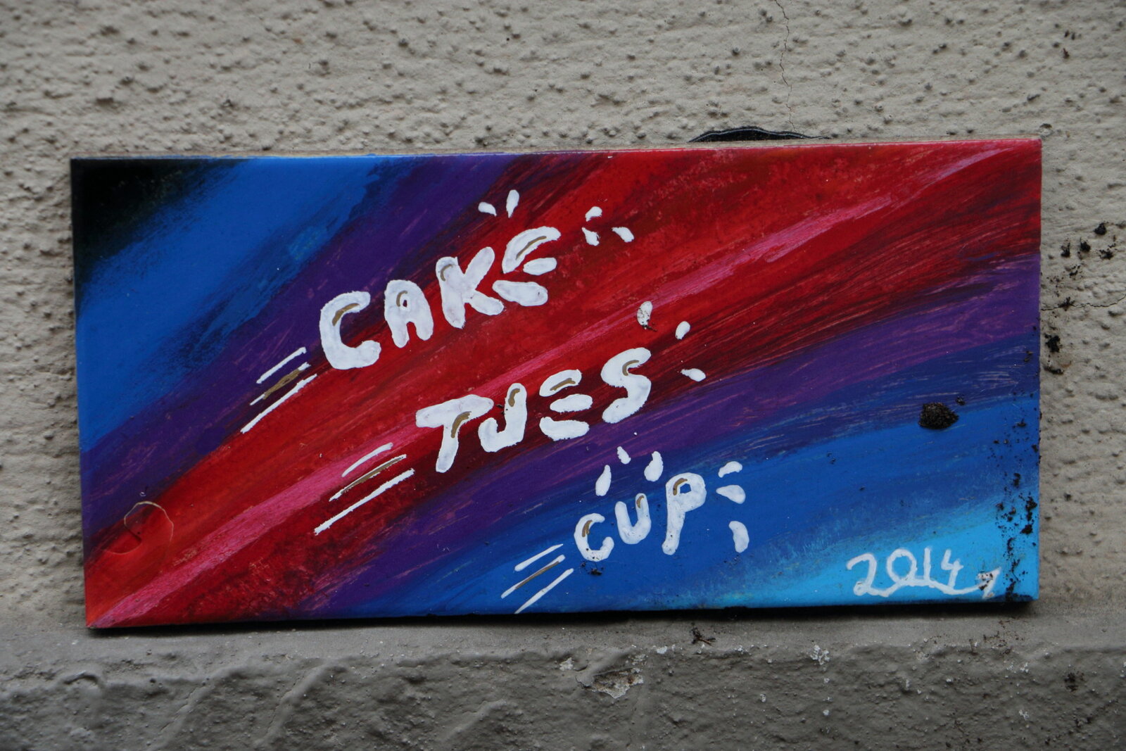 Fliese von CAKE, TUES und CUP