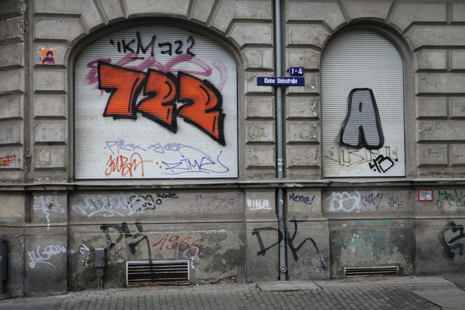 722 (2)