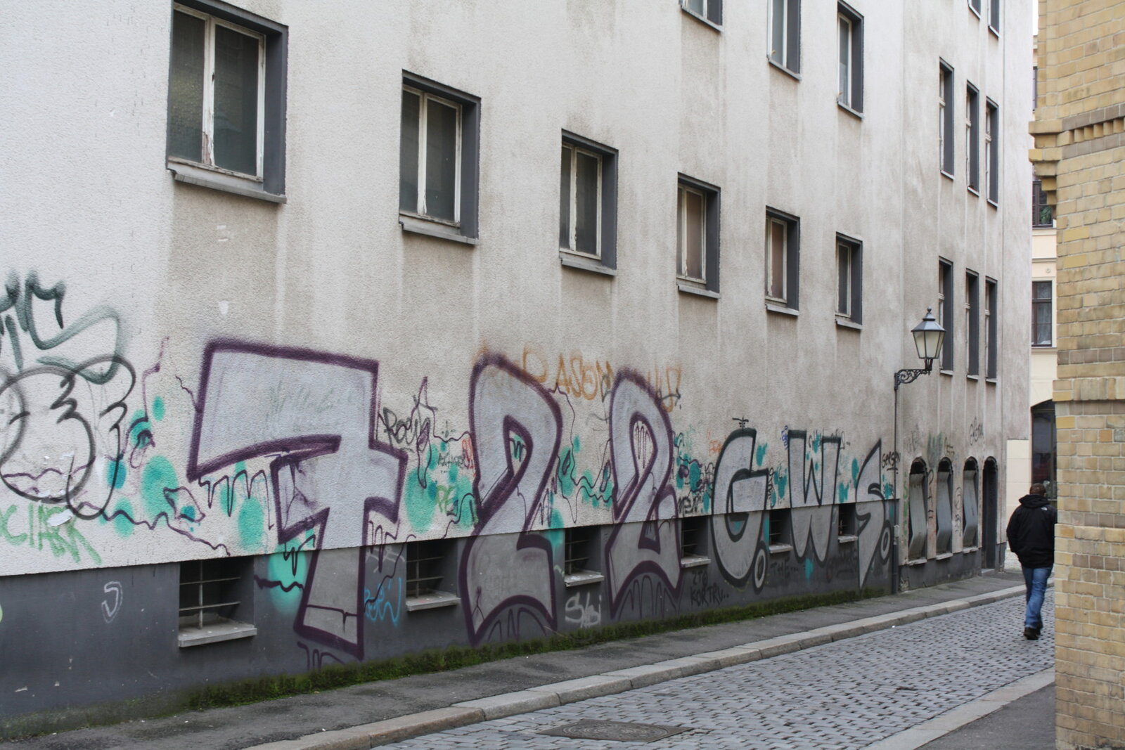 722 (5)