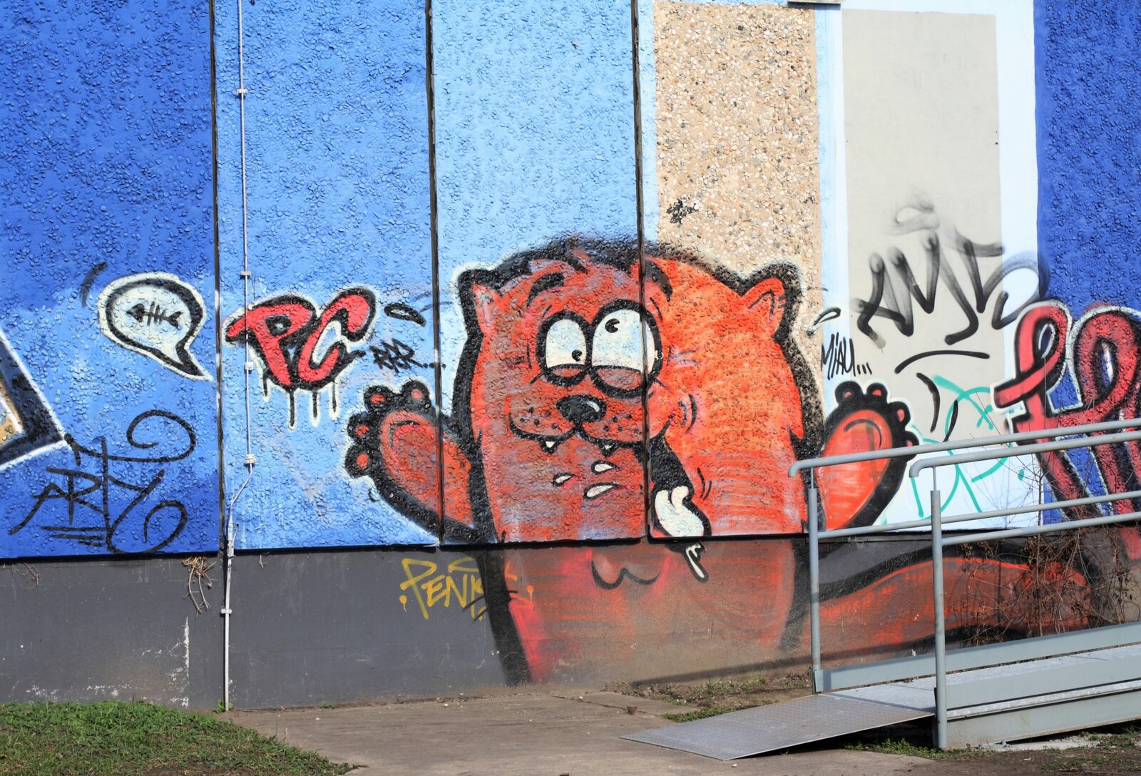 Graffiti bildlich: hungriger (?) Bär