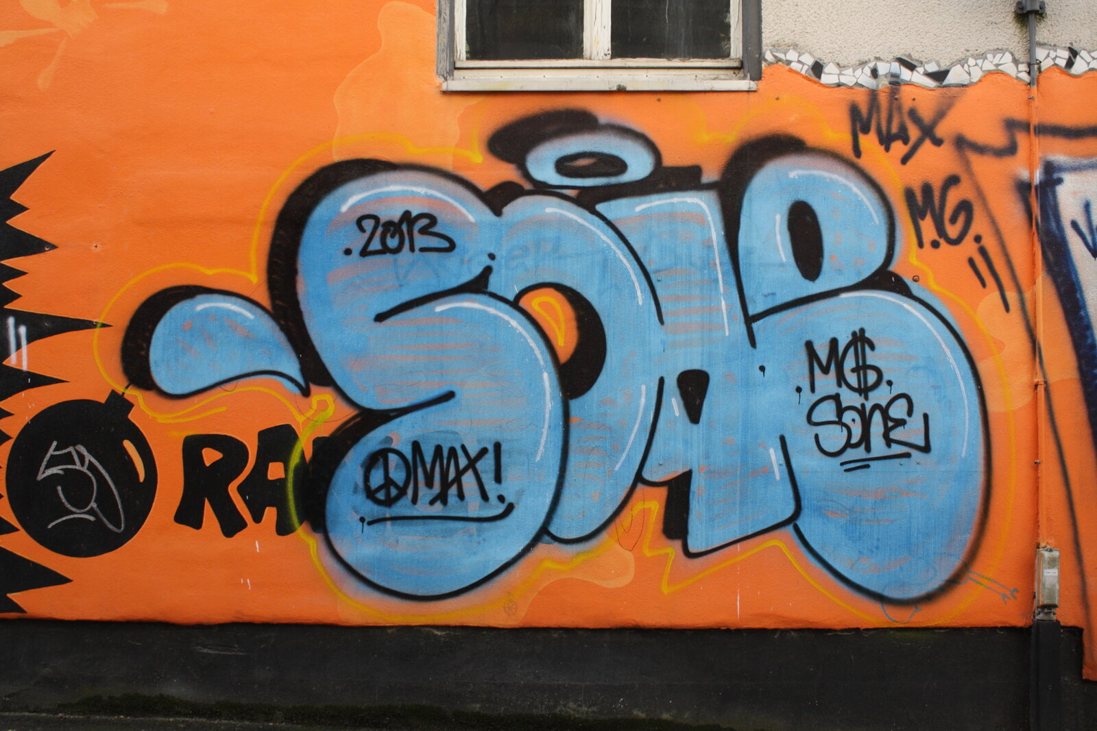 SONE und MG