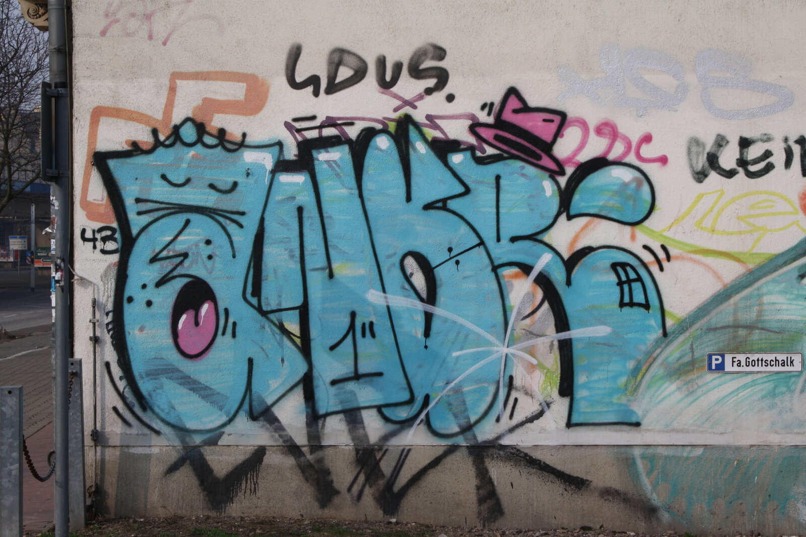 Gähn..... blaues Etwas mit Hut