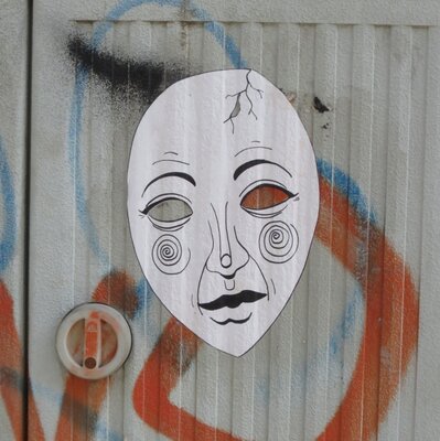 Maske geschminkt