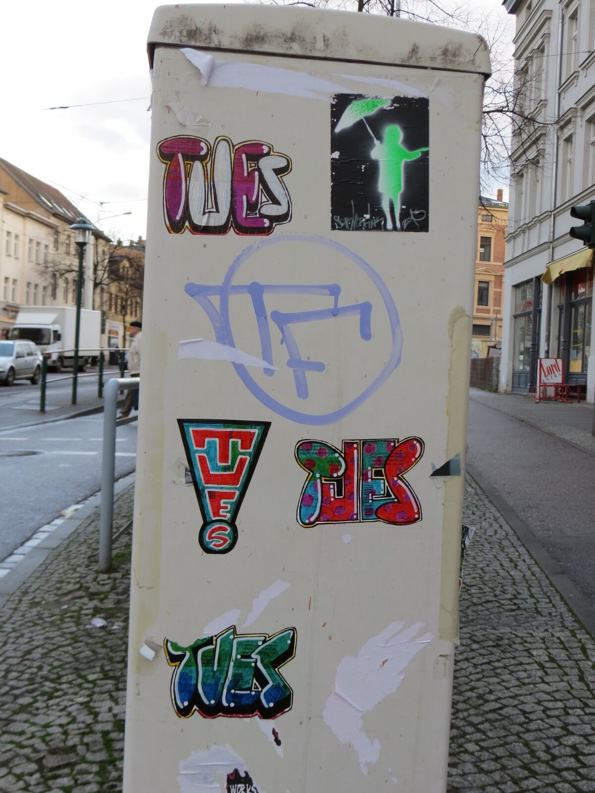 TU ES Sticker 1.