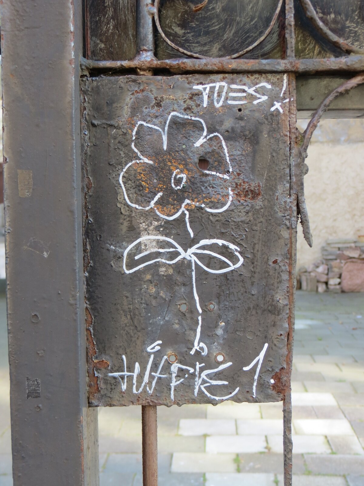 TU ES-Sticker 15.