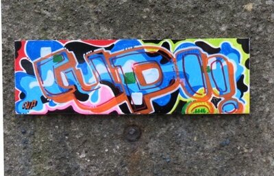CUP-Fliese bunt