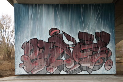 Regenzeit unter der Brücke