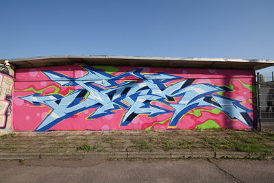 Lilienstraße (18 a-c, 21, 22): ACHT, STICK, SHIZO