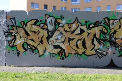 Ernst-Haeckel-Weg (107): YUKA und GRAD