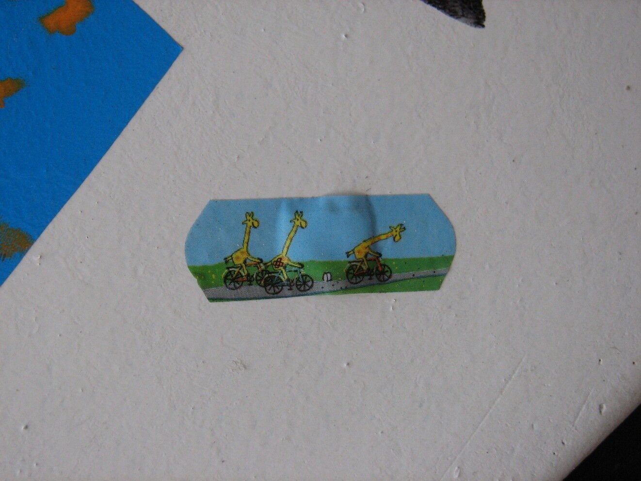 Zwerggiraffen radelnd