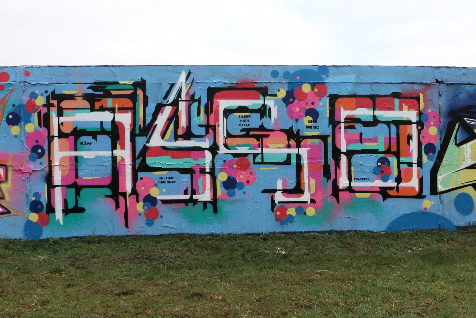Kaolinstraße Ha-Neu (181): Eine bunte Mauer